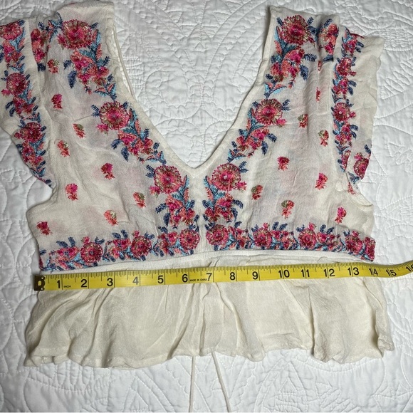 Raga Floral Embroidered Crop Top Size S
Prairie Cottage Boho Country Western - Picture 8 of 9